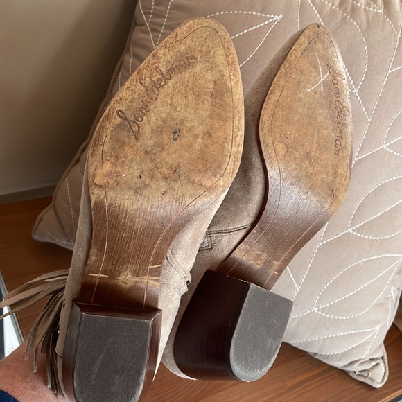 Sam Edelman Suede bootie, size 7, taupe, 2 in boot heel, fringe detail. - Picture 4 of 9